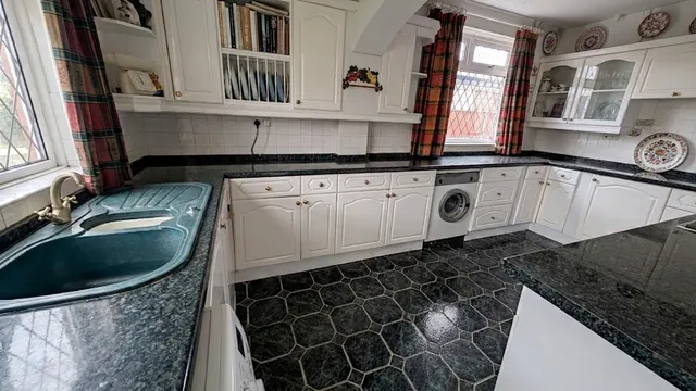 Robel Avenue, Frampton Cotterell, BS36, photo 3