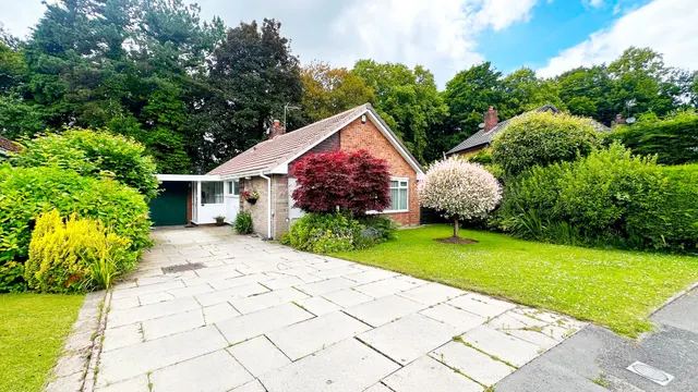 Parklands Way, Stockport, photo 1