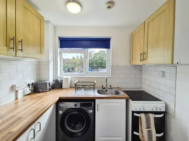 Legion Road, Yeovil, BA21, photo 2