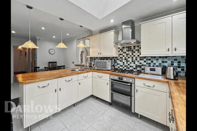 Brecon Road, Aberdare, photo 3