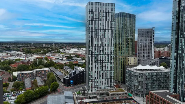 Bankside Boulevard, Colliers Yard, photo 1