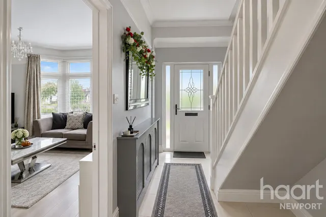 St Julians Avenue, Newport, NP19, photo 2