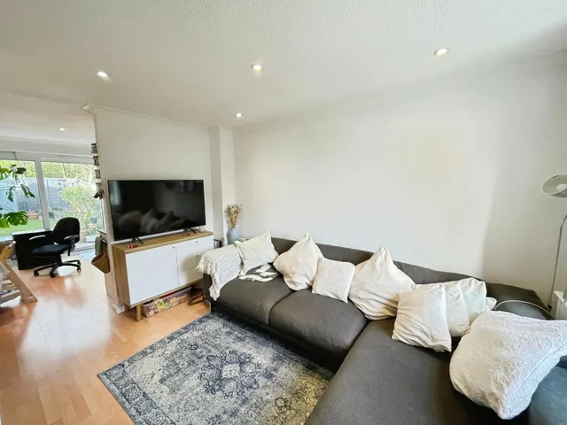 Photo 2 — Maybrook, Chineham, Basingstoke, Basingstoke, RG24 8ST