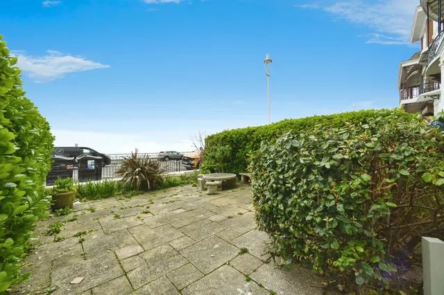 Photo 2 — Marine Parade, Brighton