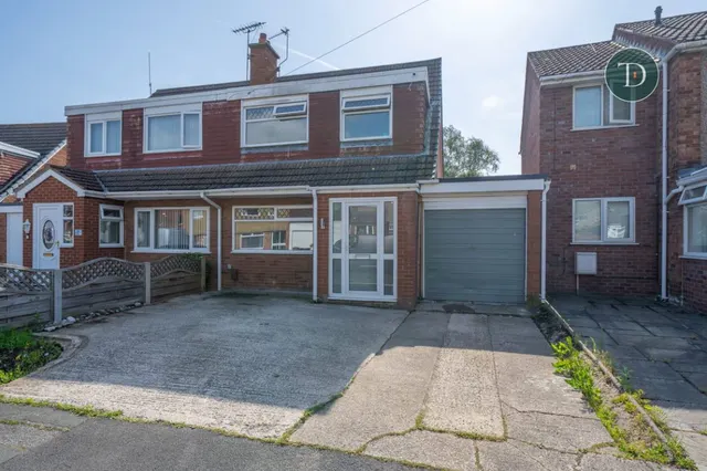 Websters Lane, Great Sutton, CH66 2LH, photo 1