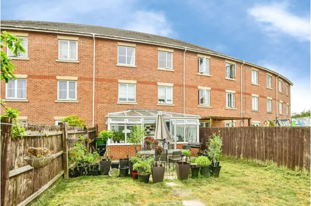 Mayflower Road, Swindon, SN3, photo 2