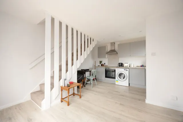 Quarry Close, Devizes, SN10, photo 2