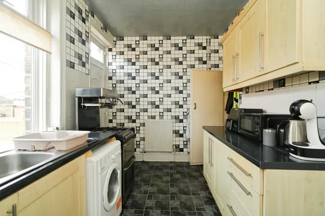 Marsh Street, Bradford, BD5, photo 3