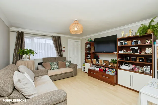 Thirston Close, Nottingham, NG6, photo 3