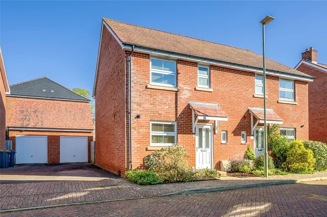Bullfinch Close, Emsworth, PO10, photo 1