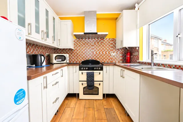 Gloucester Road, Staple Hill, BS16, photo 3
