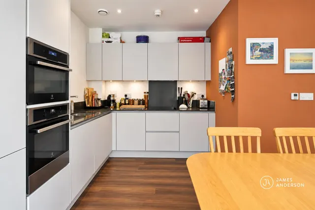 Pipit Drive, London, SW15, photo 2