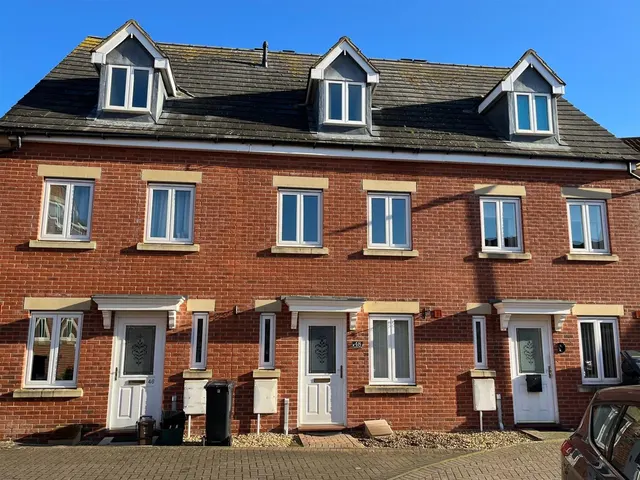 Viscount Square, Bridgwater, TA6, photo 1