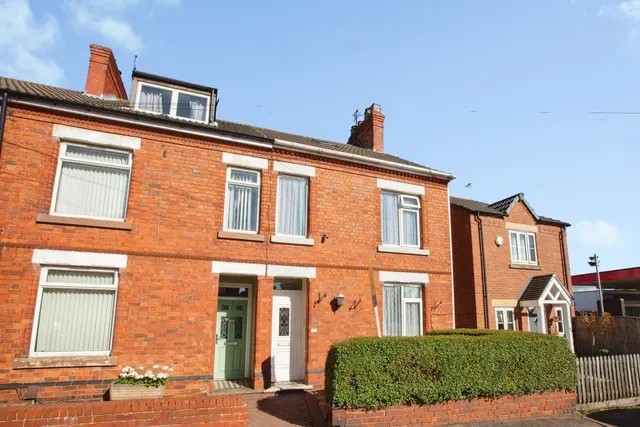3 bedroom house, Eastfield Side, Sutton-in-Ashfield, NG17