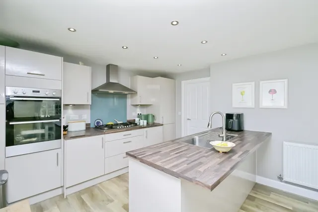 St. James Road, Cowbridge, CF71, photo 3