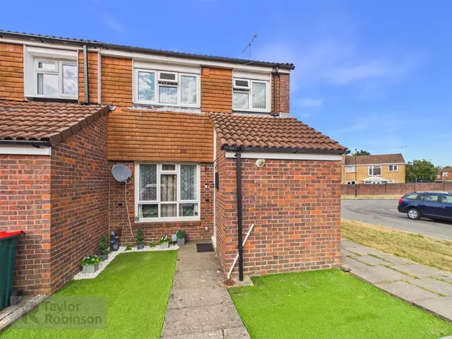 Beaumont Close, Ifield, RH11, photo 1