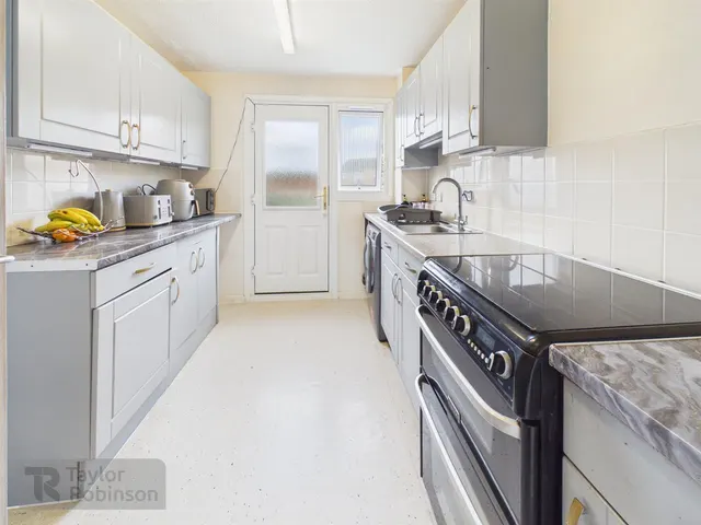 Beaumont Close, Ifield, RH11, photo 3