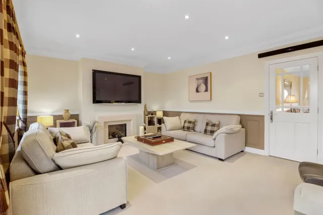 Winceby Close, Bexhill on Sea, photo 2