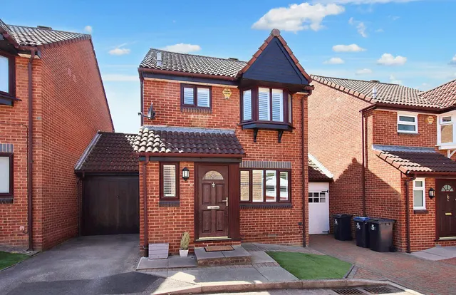 Kingcup Close, Croydon, Croydon, CR0 8XX, photo 1