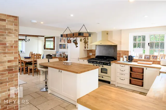St. Michaels Road, Verwood, BH31, photo 3