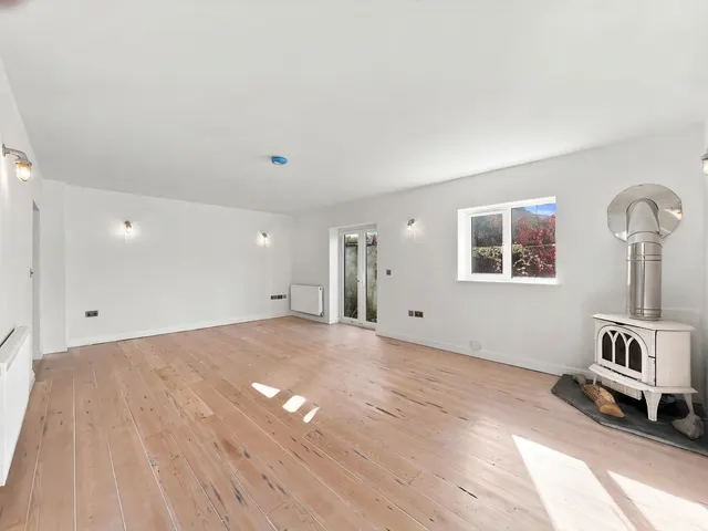 Merthyr Road, Tongwynlais, photo 2