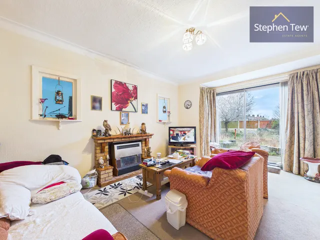 Cherry Tree Road North, Blackpool, FY4, photo 3