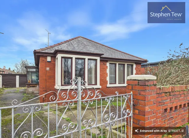 Cherry Tree Road North, Blackpool, FY4, photo 1