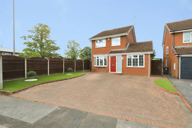 Bittell Close, Moseley Parklands, WV10, photo 1