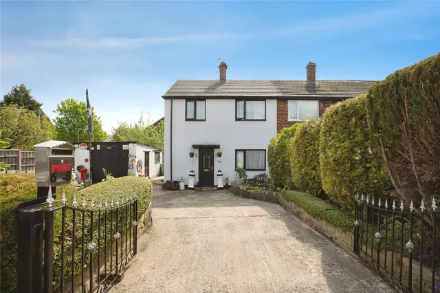 Malton Avenue, Whitefield, M45, photo 1