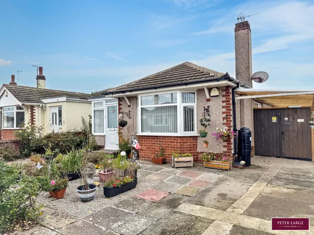 Marion Road, Prestatyn, LL19 7DF, photo 1
