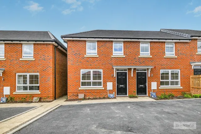 Winston Avenue, Sittingbourne, photo 1