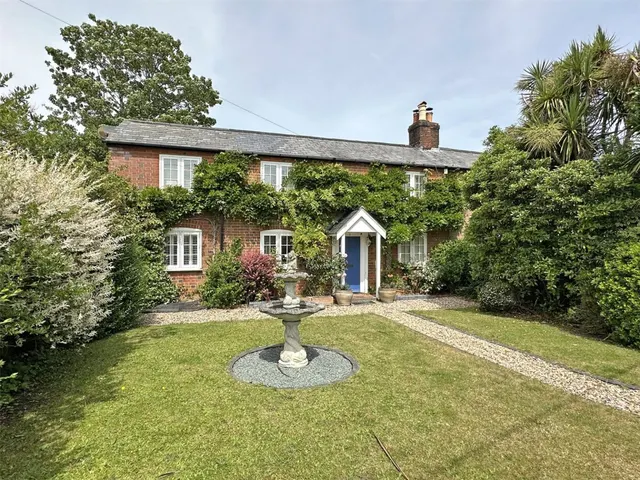Brockenhurst, Hampshire, photo 1