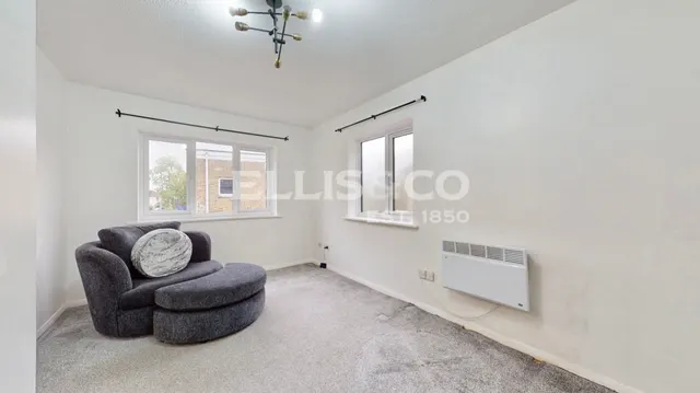 Caroline Close, West Drayton, UB7, photo 2