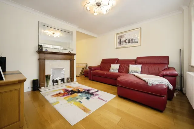 Dolphin Place, Aylesbury, HP21, photo 2