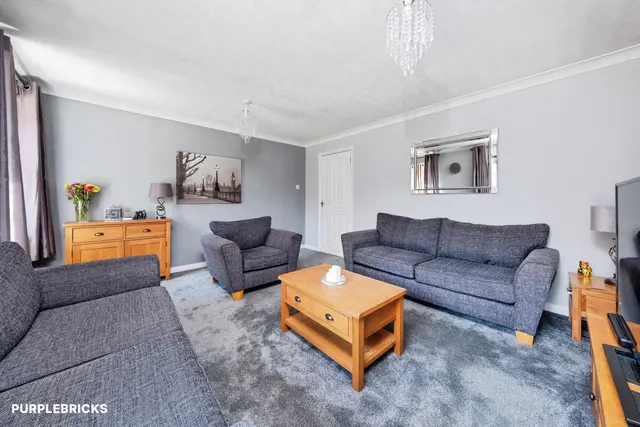 Selby Grove, Shenley Church End, MK5, photo 2