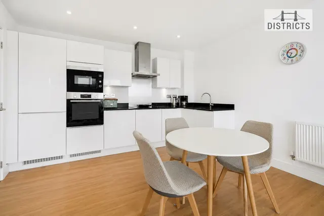 Leven Road, E14, photo 2
