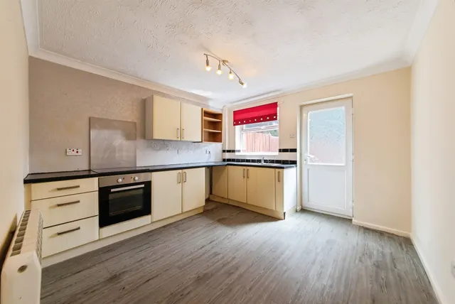 Photo 2 — Marshland Drive, Holbeach, Spalding