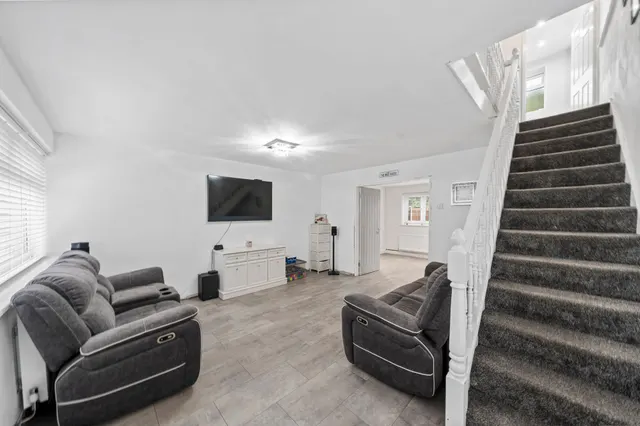 Photo 2 — Dalton Grove, Ashton-In-Makerfield, Wigan, Wigan, WN4 9TW
