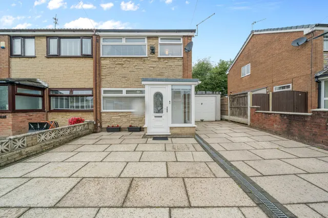 Dalton Grove, Ashton-In-Makerfield, Wigan, Wigan, WN4 9TW, photo 1