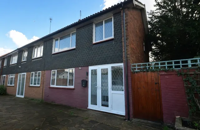 Main Street, Feltham, photo 1