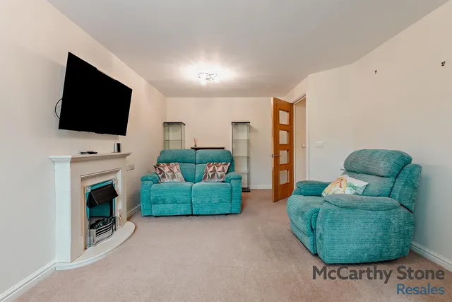 Ringwood Road, Ferndown, BH22, photo 2