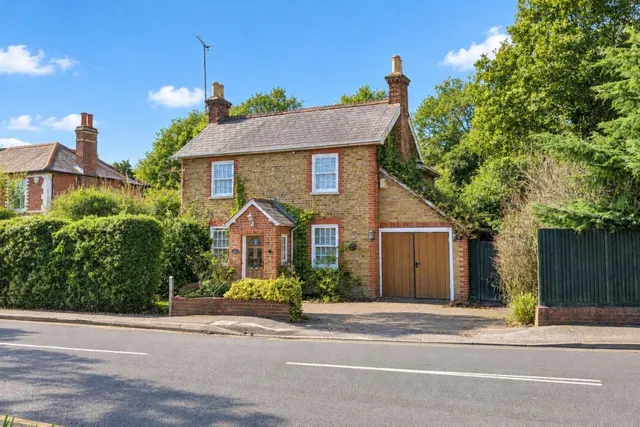 Chobham Road, Woking, GU21, photo 1