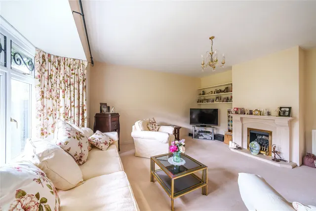 Photo 2 — Coates Hill Road, Bromley, BR1