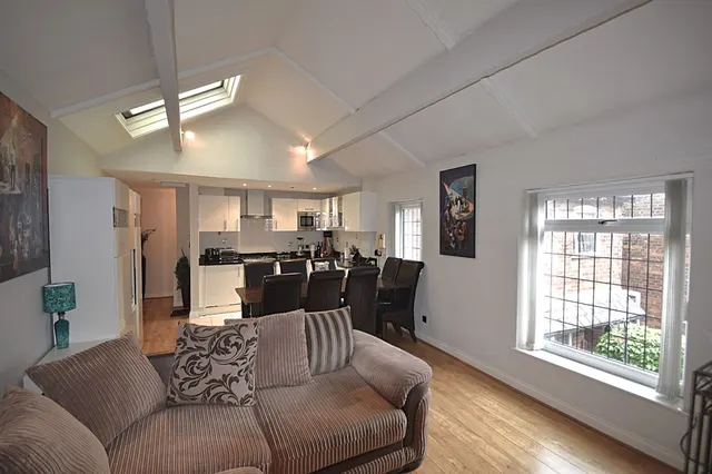 Tyler Mews, Alderley Edge, photo 3