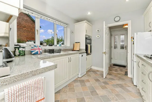 Sowood Court, Ossett, WF5, photo 3