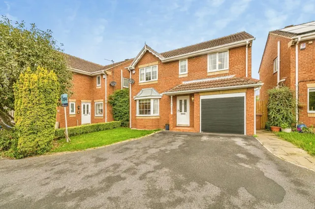 Sowood Court, Ossett, WF5, photo 1