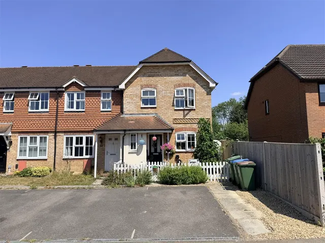 Ropeland Way, Horsham, West Sussex RH12 5NY, photo 1