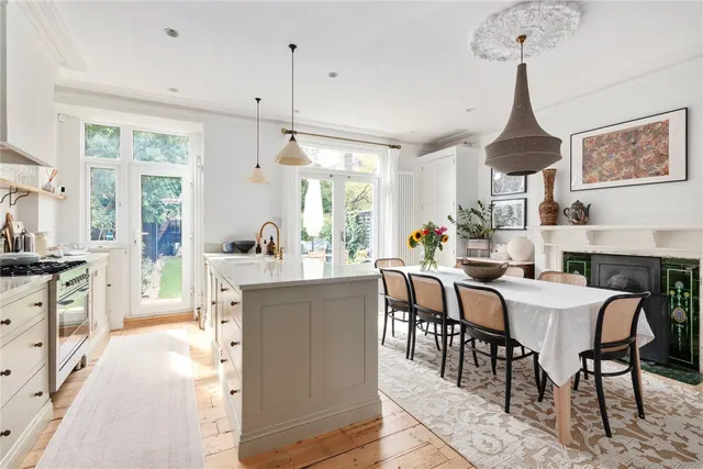 Clive Road, London, SW19, photo 2