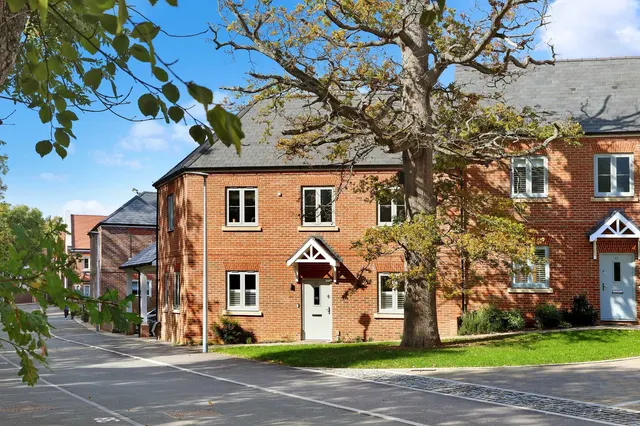 Kendrick Avenue, Wilton Park, HP9, photo 1