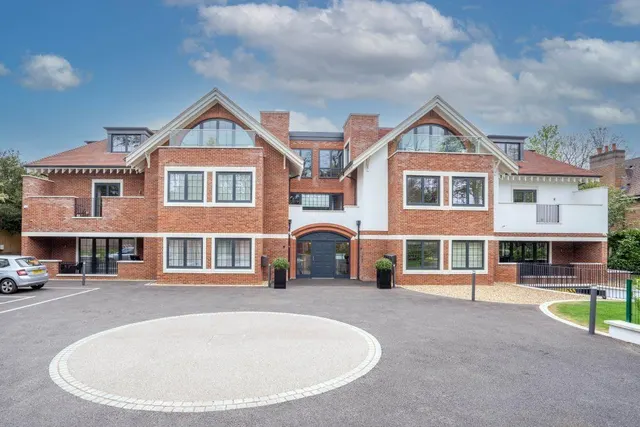 Penn Road, Beaconsfield, Buckinghamshire, HP9 2LS, photo 1